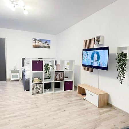 Perfekte 1,5 Wohnung Zentral In Leonberg Gegenueber Einkaufzentrum Luaran gambar