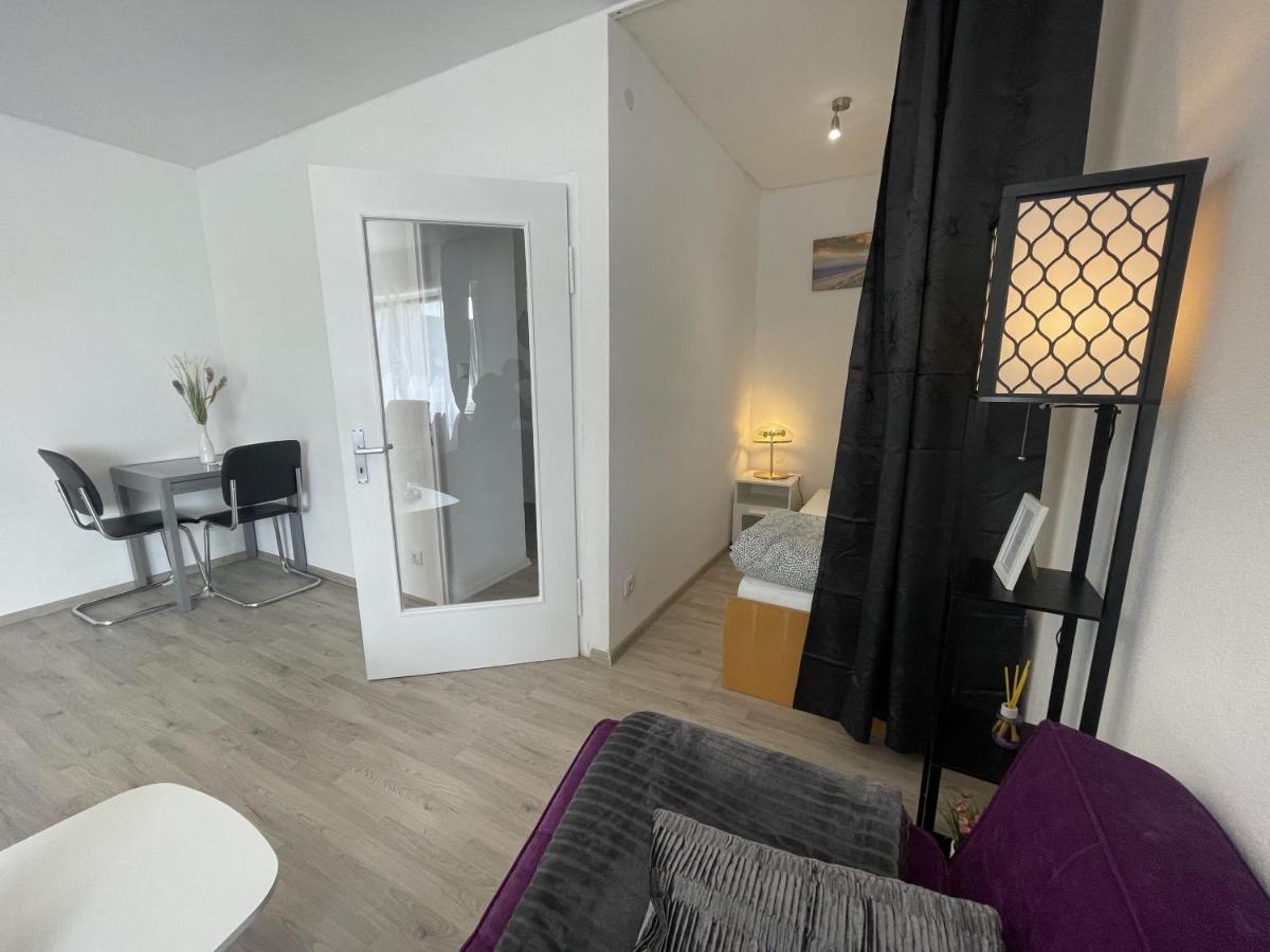 Perfekte 1,5 Wohnung Zentral In Leonberg Gegenueber Einkaufzentrum Luaran gambar