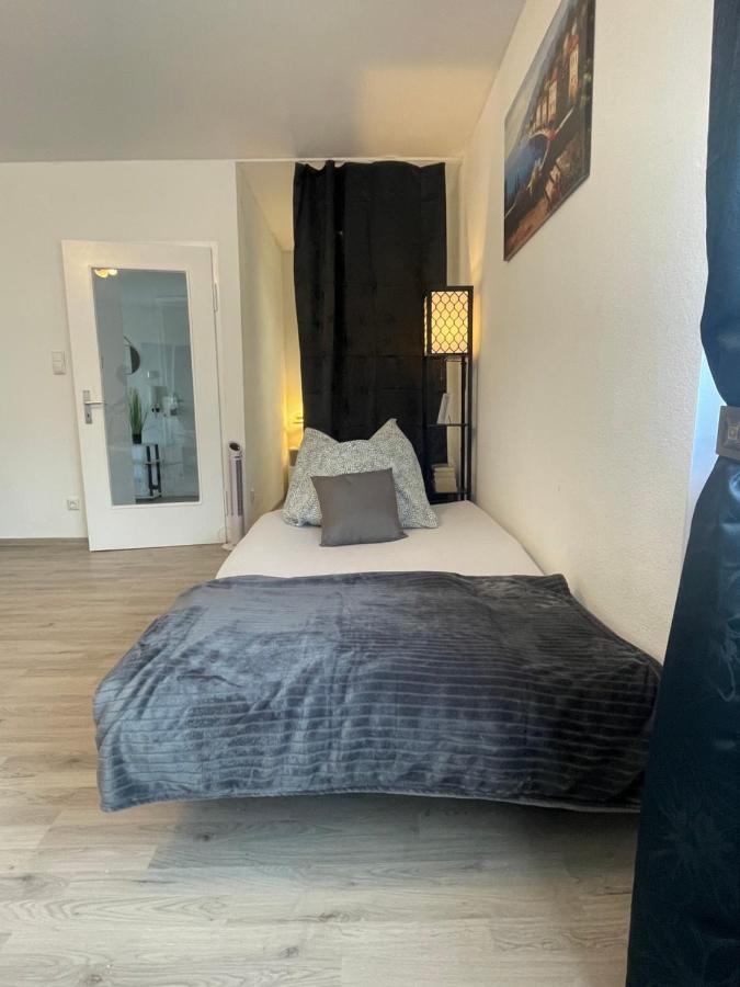 Perfekte 1,5 Wohnung Zentral In Leonberg Gegenueber Einkaufzentrum Luaran gambar